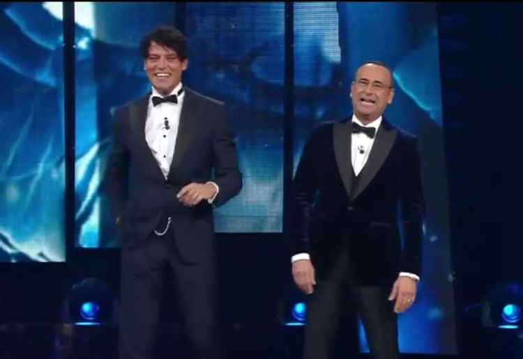 Il Festival di Sanremo apre il sipario del Teatro Ariston.