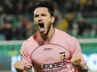 Mauricio Pinilla
